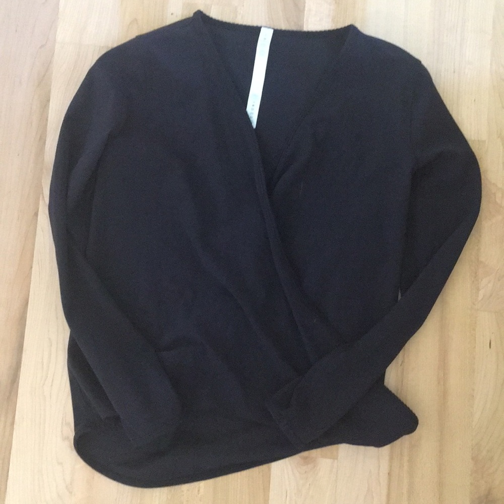 Lululemon nulu pullover wrap size 4